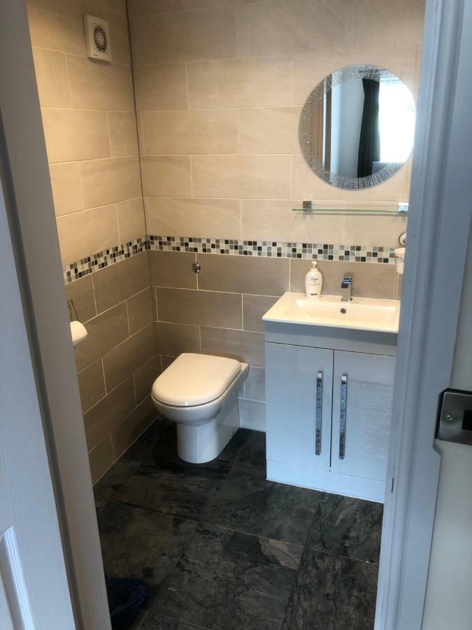 Private en-suite guestroom Ruthin Extérieur photo